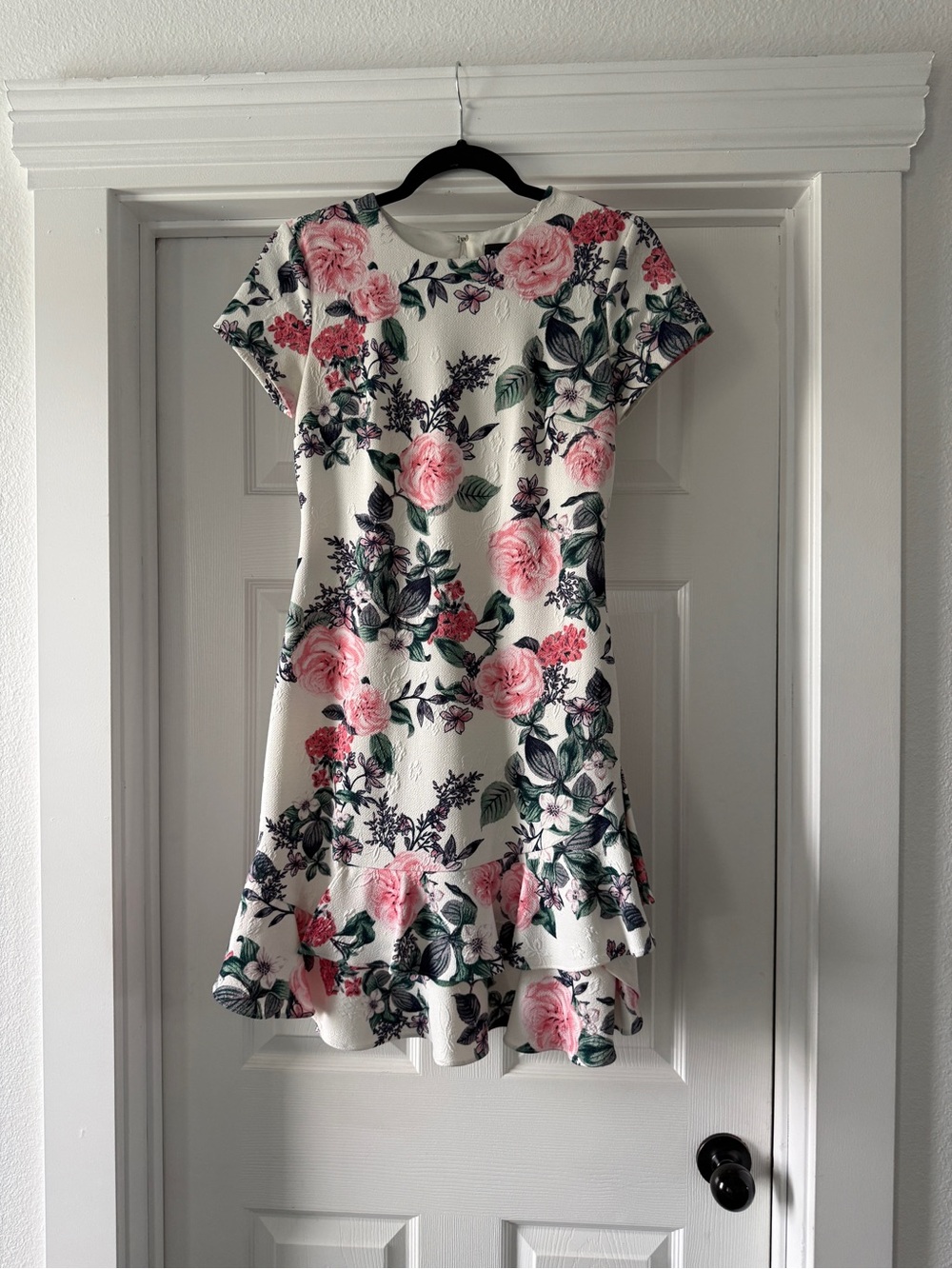 Floral Dress - Beautiful Mini Silhouette